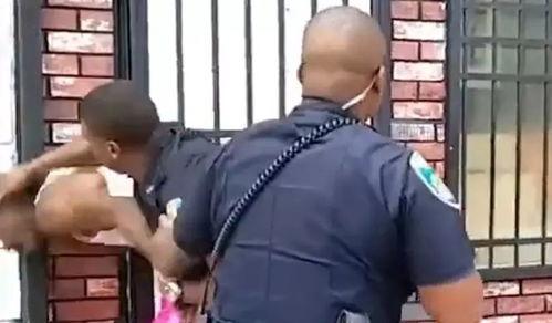 美国警察执法吃瓜群众,吃瓜群众围观现象解析