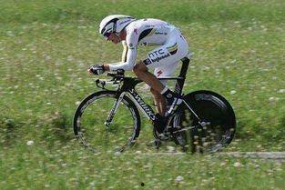 邯郸骑车吃瓜,骑车吃瓜，夏日里的悠闲时光