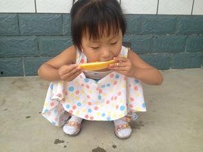 孩子吃瓜姿势,揭秘孩子吃瓜的独特姿势