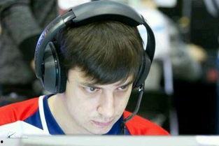 追风少年郑小呆吃瓜,吃瓜追星，少年的青春狂欢