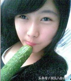 美女吃小瓜,美女邂逅甜蜜小瓜时光