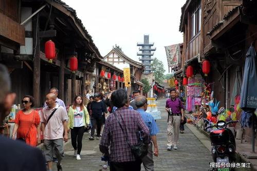 古镇现场视频吃瓜,揭秘古镇美食背后的故事